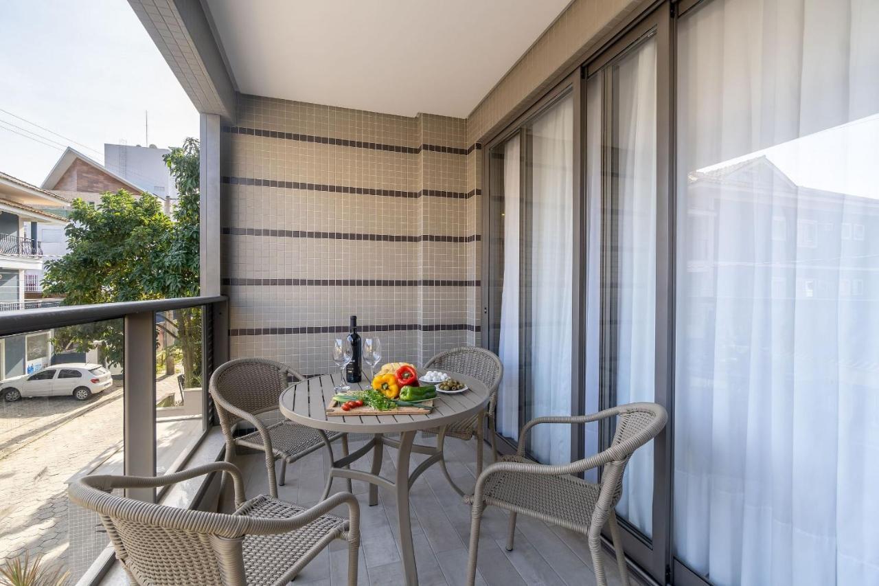 Porto Madero - Apartamento Alto Padrao Em Condo Com Piscina 봄비나스 외부 사진